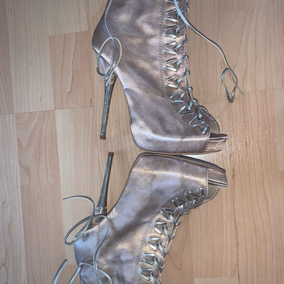 Bebe heels - Picture 2 of 4